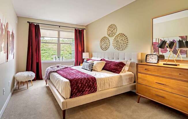 Large Bedroom at Cosmopolitan Apartments, Pittsburgh, 15237