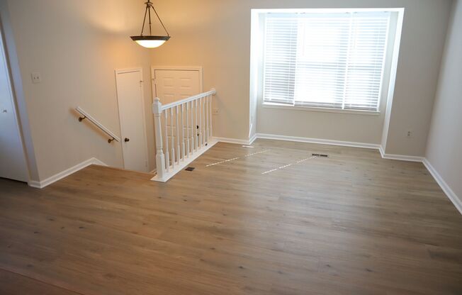 Quiet & Bright End-Unit Retreat in Desirable Silver Spring