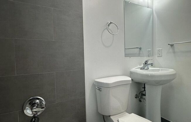 Studio, 1 bath, $1,302, Unit 1535-5