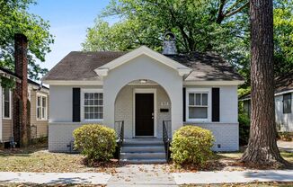 Large 2 Bedroom/1 Bath Downtown Home Near Forsyth Park