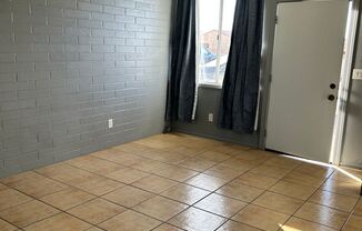 2 beds, 1 bath, $950, Unit Unit 3