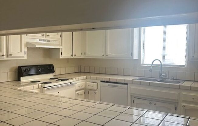 3461 S Chester Avenue