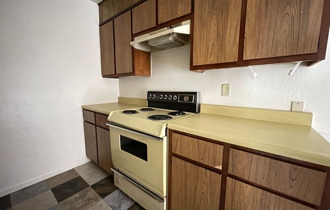 1 bed, 1 bath, 625 sqft, $595, Unit Unit D