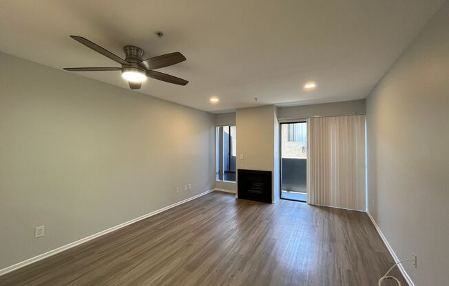 1 bed, 1 bath, 700 sqft, $1,698, Unit 219