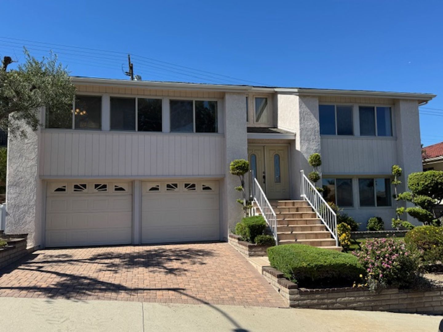 Newly Renovated 4 Bedroom 3 Bath Home with 2 Car Garage, Washer/Dryer hook-ups and Ocean/Harbor views