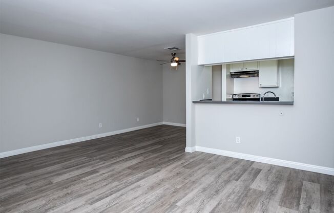 2 beds, 1.5 baths, 990 sqft, $2,395, Unit 241