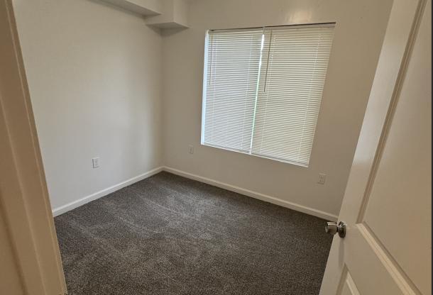 3 beds, 2 baths, 950 sqft, $1,200