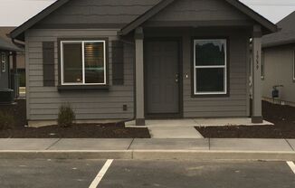 2 Bedroom / 1 Bathroom Cottage in SW Redmond