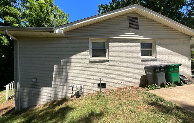 3 beds, 1 bath, $1,695