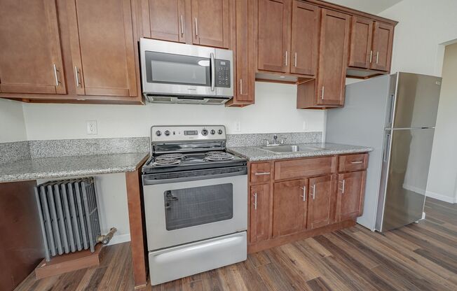 2 beds, 1 bath, $1,975, Unit 100