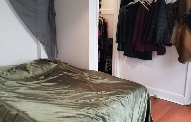 Spacious studio in a great area in Fishtown