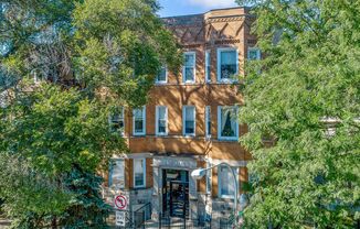 1458-60 W. Grace