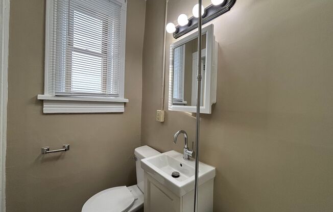 1 bed, 1 bath, 479 sqft, $950, Unit 2
