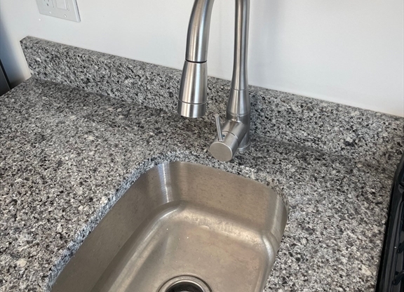 1 bed, 1 bath, $1,495, Unit 202