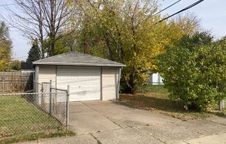 3 beds, 2 baths, $1,325