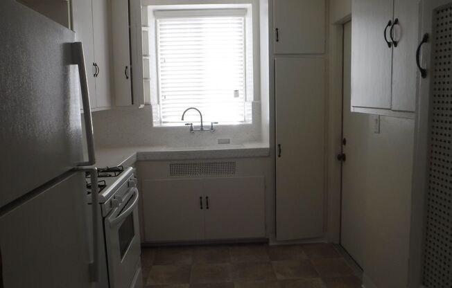 1 bed, 1 bath, $2,150, Unit 3812