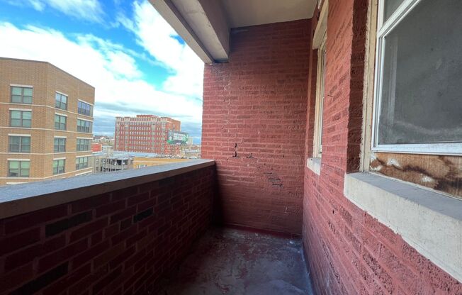 Studio, 1 bath, $1,145, Unit #607