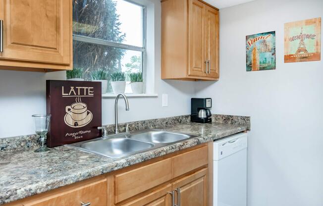 2 beds, 2 baths, 978 sqft, $1,375