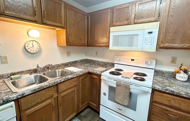 1 bed, 1 bath, 400 sqft, $599, Unit 114.5