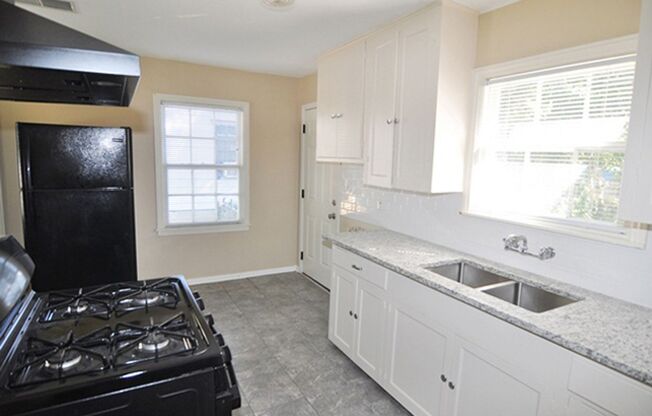 2 beds, 1 bath, $1,495