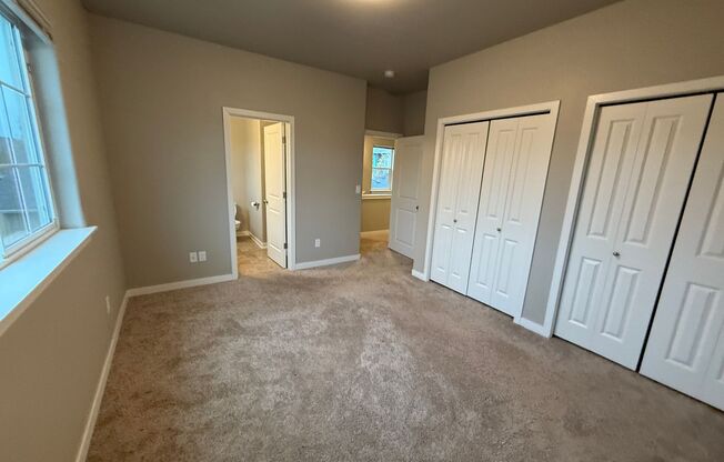 3 beds, 2.5 baths, 1,336 sqft, $1,995, Unit 3626