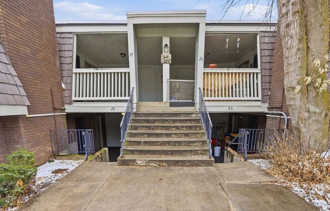 2 beds, 1.5 baths, 1,050 sqft, $1,125, Unit 29