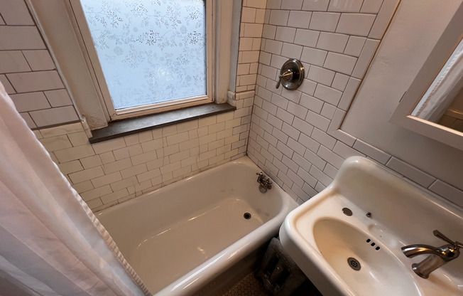 Studio, 1 bath, 400 sqft, $885, Unit 511