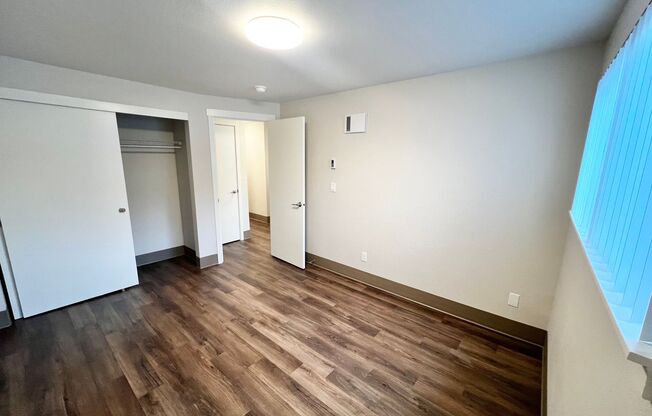 3 beds, 1 bath, 948 sqft, $1,605, Unit 06