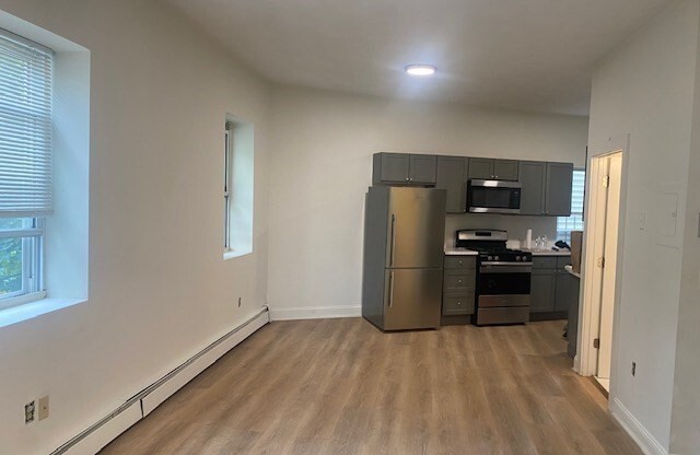 2 beds, 1 bath, 1,000 sqft, $2,650, Unit 2