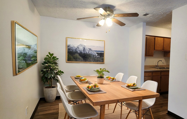 3 beds, 2 baths, $1,195, Unit 1100 3B
