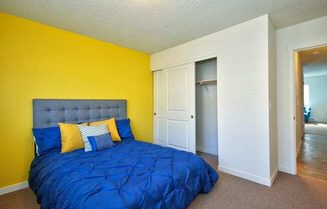 Parc Central_Vancouver WA_Yellow Bedroom