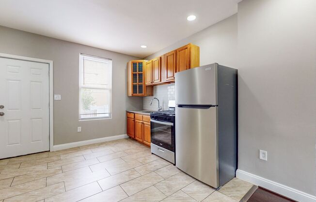 2 beds, 1 bath, $1,499