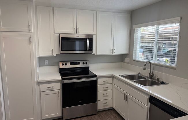 2 beds, 2 baths, 919 sqft, $2,595, Unit E17