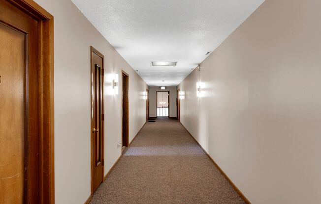 2 beds, 1 bath, 810 sqft, $1,049, Unit 4211-11