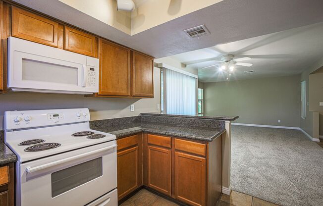 3 beds, 2 baths, $1,295, Unit Bldg 27