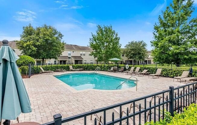 Arborview Park Townhouse close to UCF located in Oviedo (2 bed /2 1/2 bath)