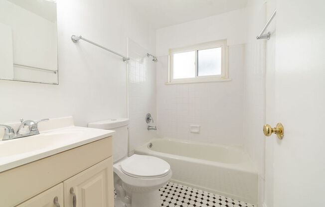 1 bed, 1 bath, $1,975, Unit 206-5