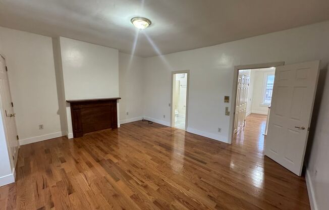 3 beds, 1.5 baths, $2,995, Unit 2nd