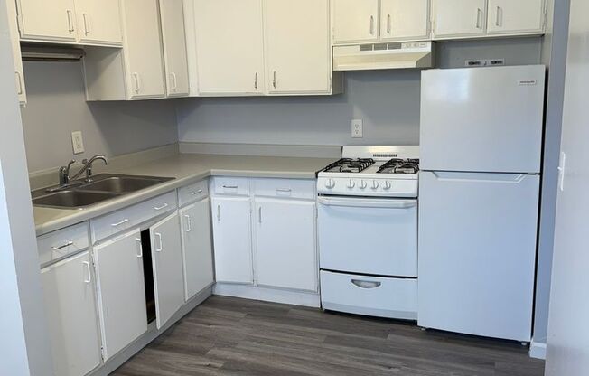 2 beds, 1 bath, 850 sqft, $1,550, Unit 119HS