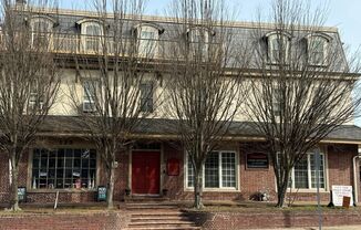 123 S Main St