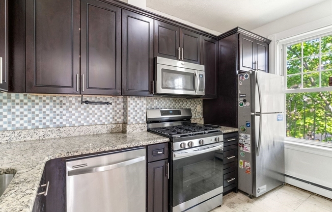 10 12 BOLSTER ST
