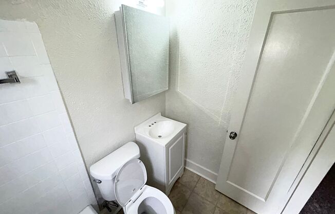 1 bed, 1 bath, 575 sqft, $995, Unit 105