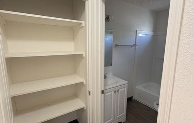 2 beds, 1 bath, 789 sqft, $1,150, Unit 2620-39