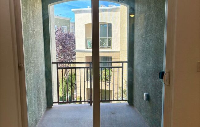 Fabulous San Ramon Condo- Near Bishop Ranch, Restaurants, Shopping and Great Schools