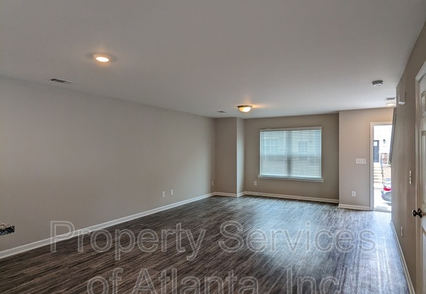 4443 PINSCHER ST