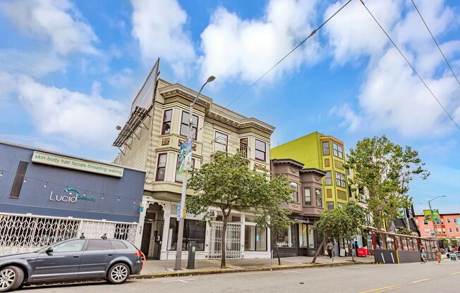 435 Hayes Street Apartments*