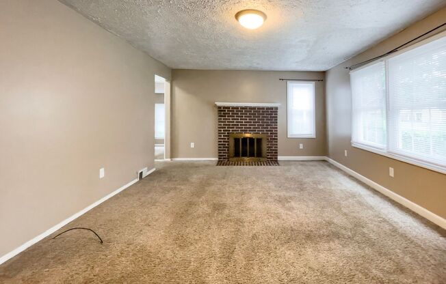 PRELEASING for AUGUST! Near to Campus