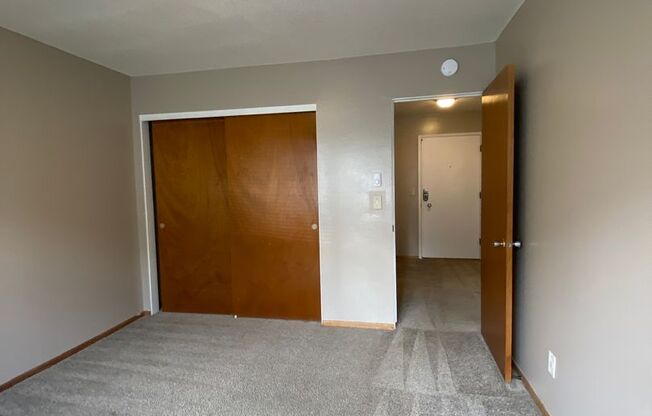 1 bed, 1 bath, $1,015, Unit 22
