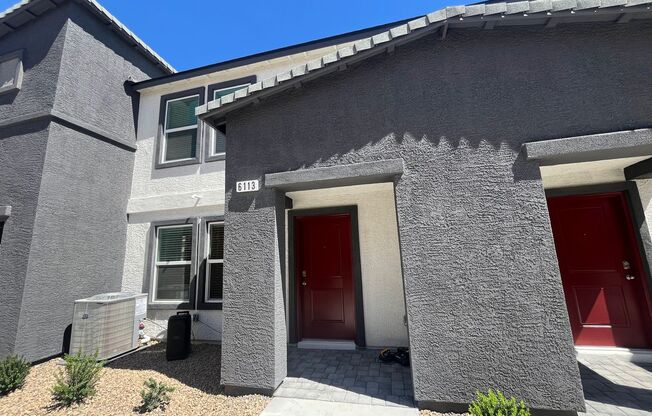 *Home for the Holidays Move In Special!* Modern Living in a Brand New 3 Bed Townhome!