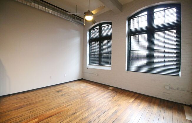 1 bed, 1 bath, 595 sqft, $1,295, Unit APT 106